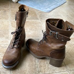 Fly London Lace up ankle boots with zip on inside. Never worn. Size 81/2-9